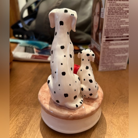 Otagiri Dalmatian with Fire Hat Music Box - vintage 1980โs ๐๐๐จ - Picture 4 of 9